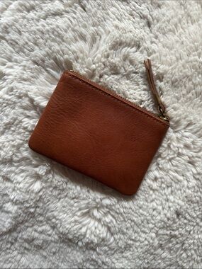 Madewell The Leather Pocket Pouch Wallet.